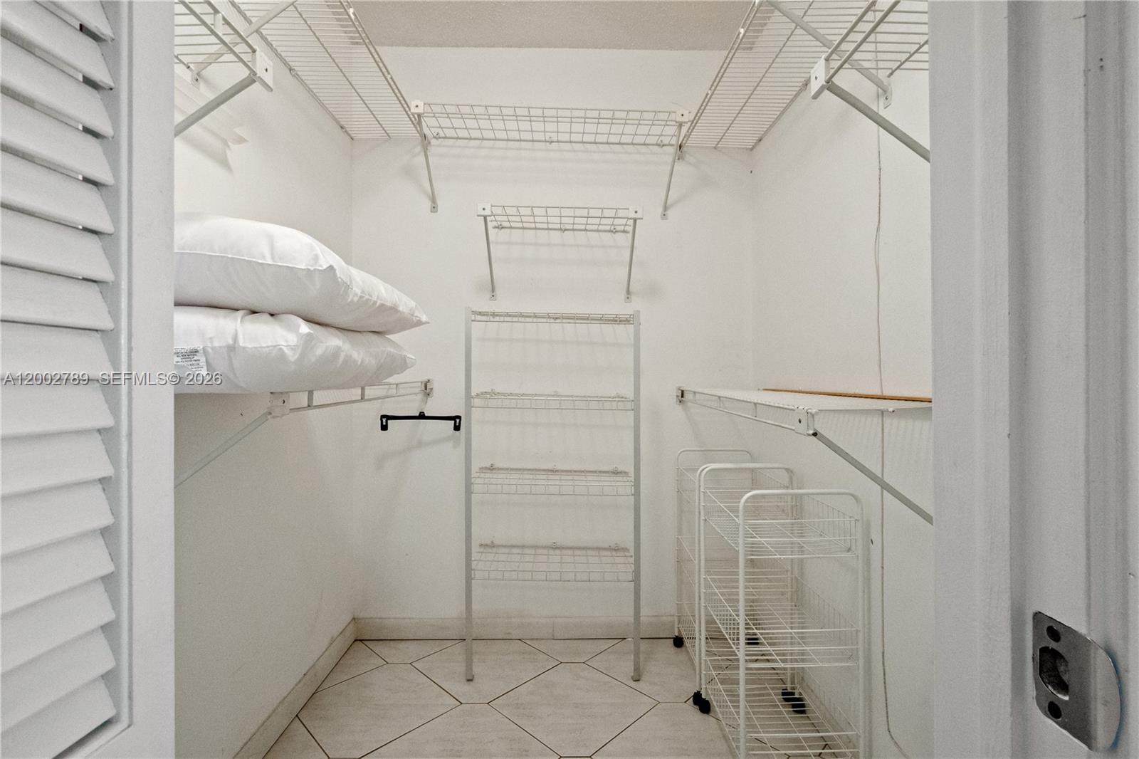 DELRAY VILLAS 3 - Residential