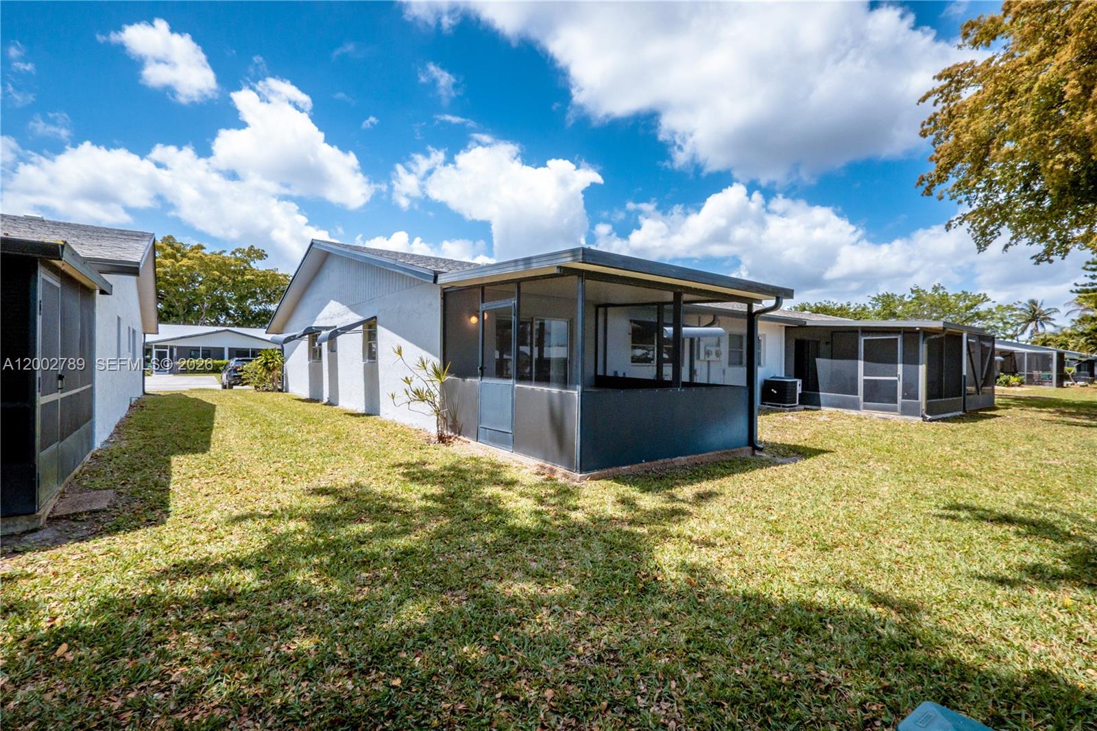 DELRAY VILLAS 3 - Residential