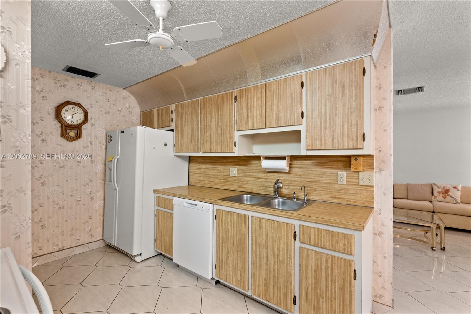 DELRAY VILLAS 3 - Residential