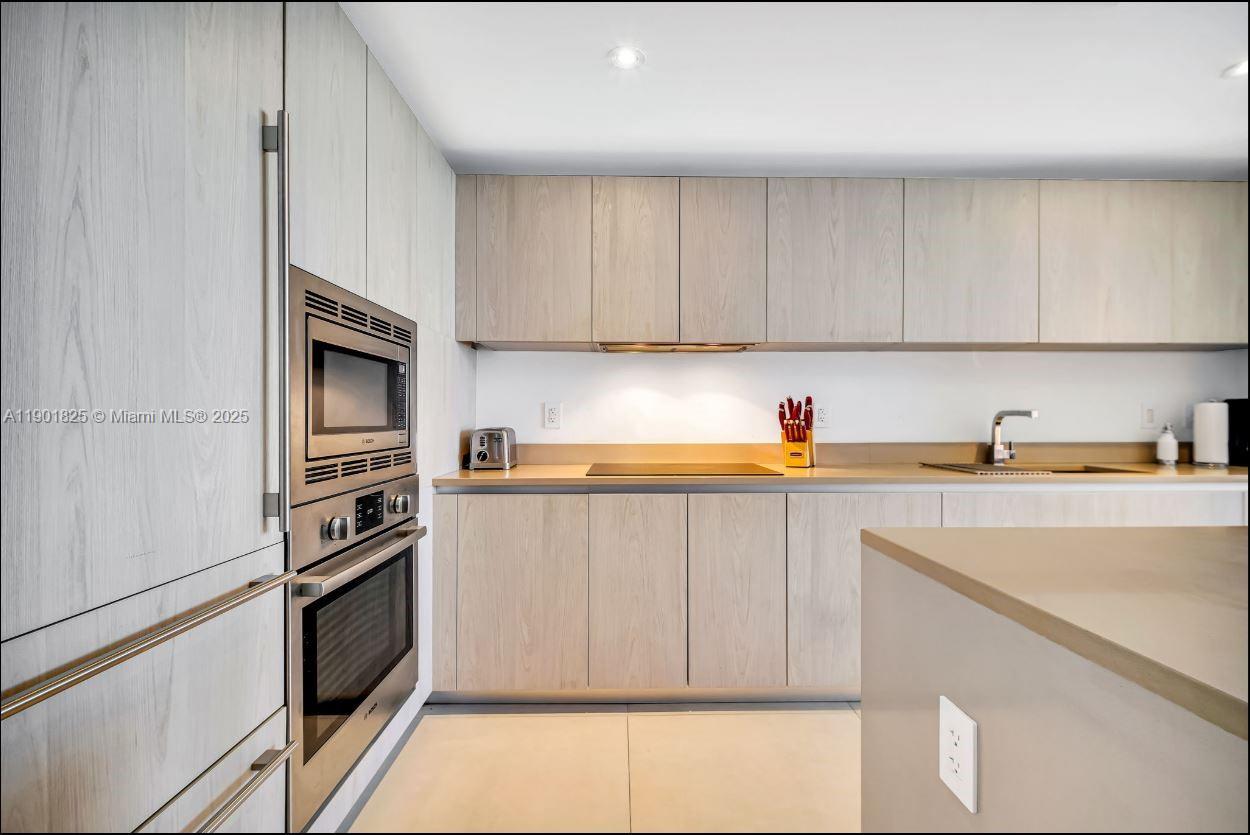 4111 SOUTH OCEAN DRIVE CO - Residential