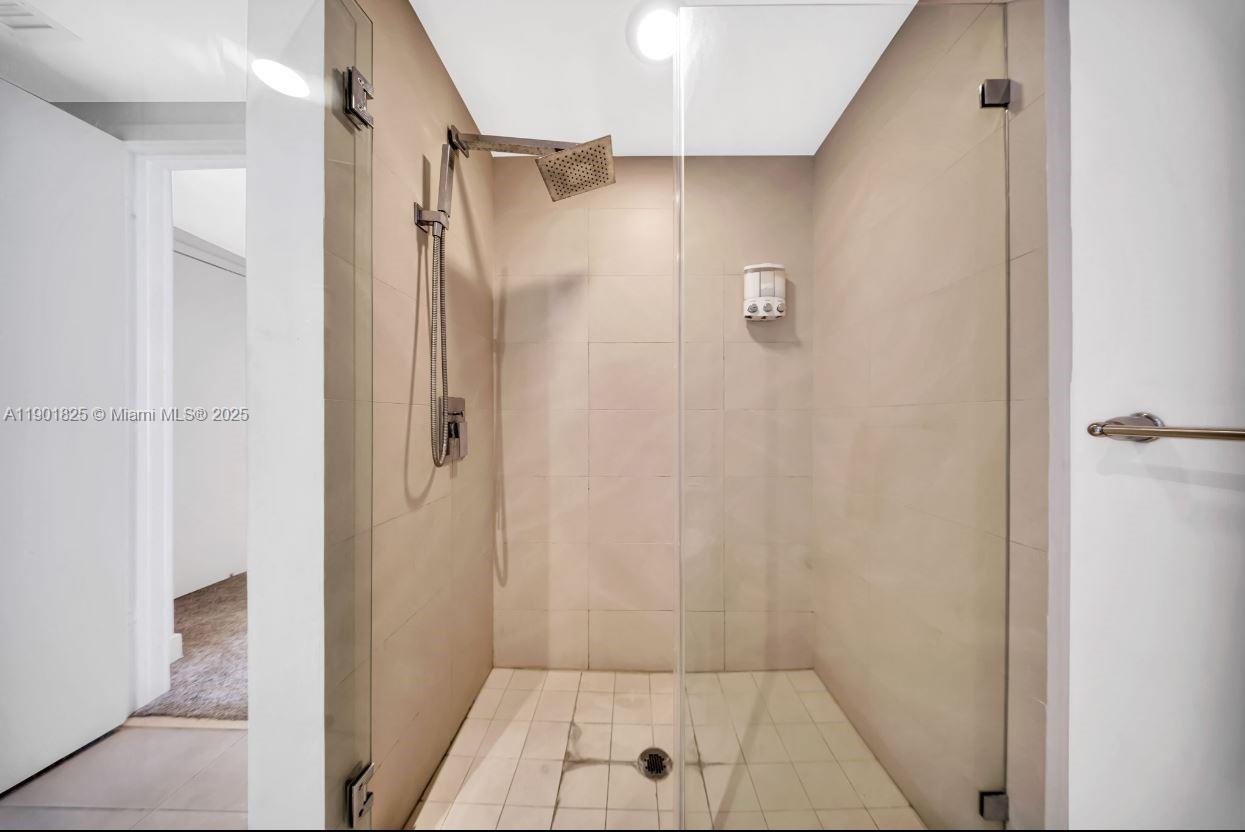 4111 SOUTH OCEAN DRIVE CO - Residential