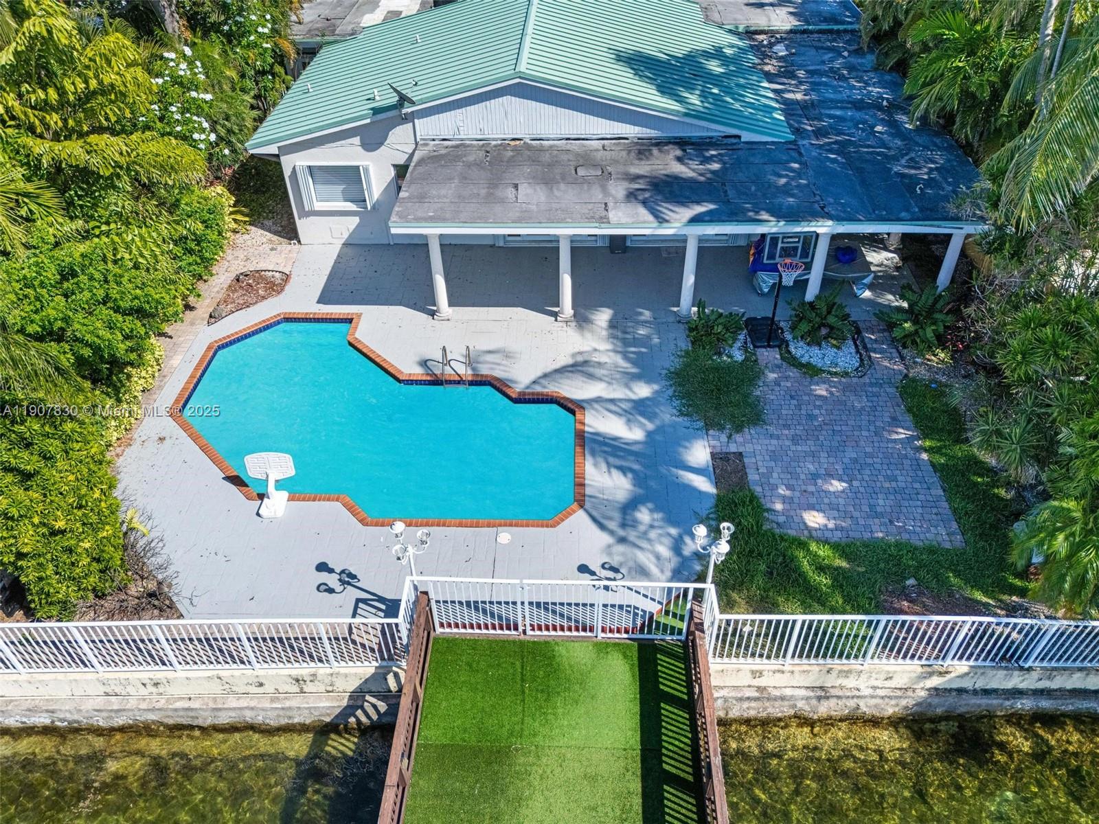 BISCAYNE POINT - Residential Lease