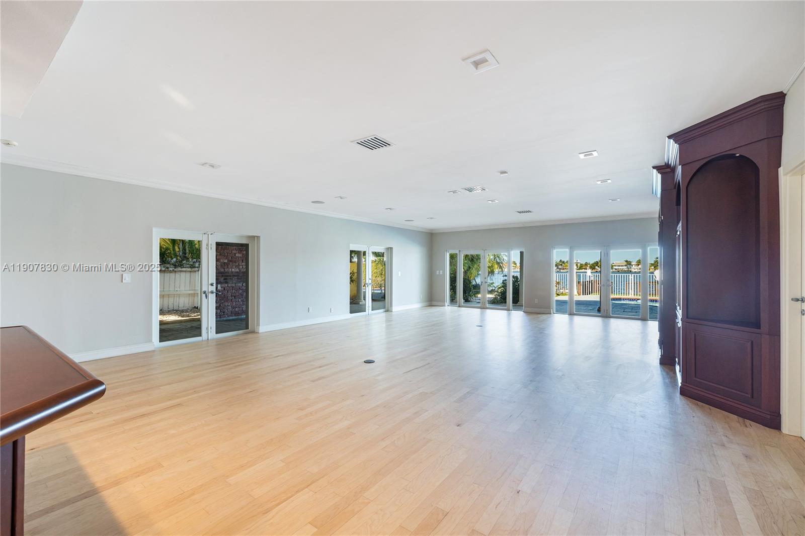 BISCAYNE POINT - Residential Lease