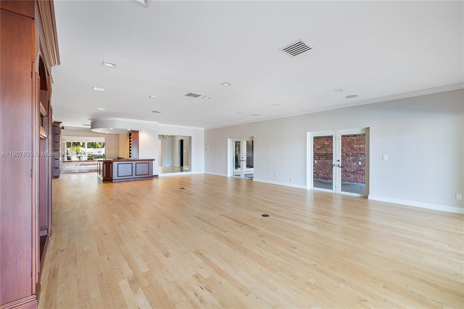 BISCAYNE POINT - Residential Lease