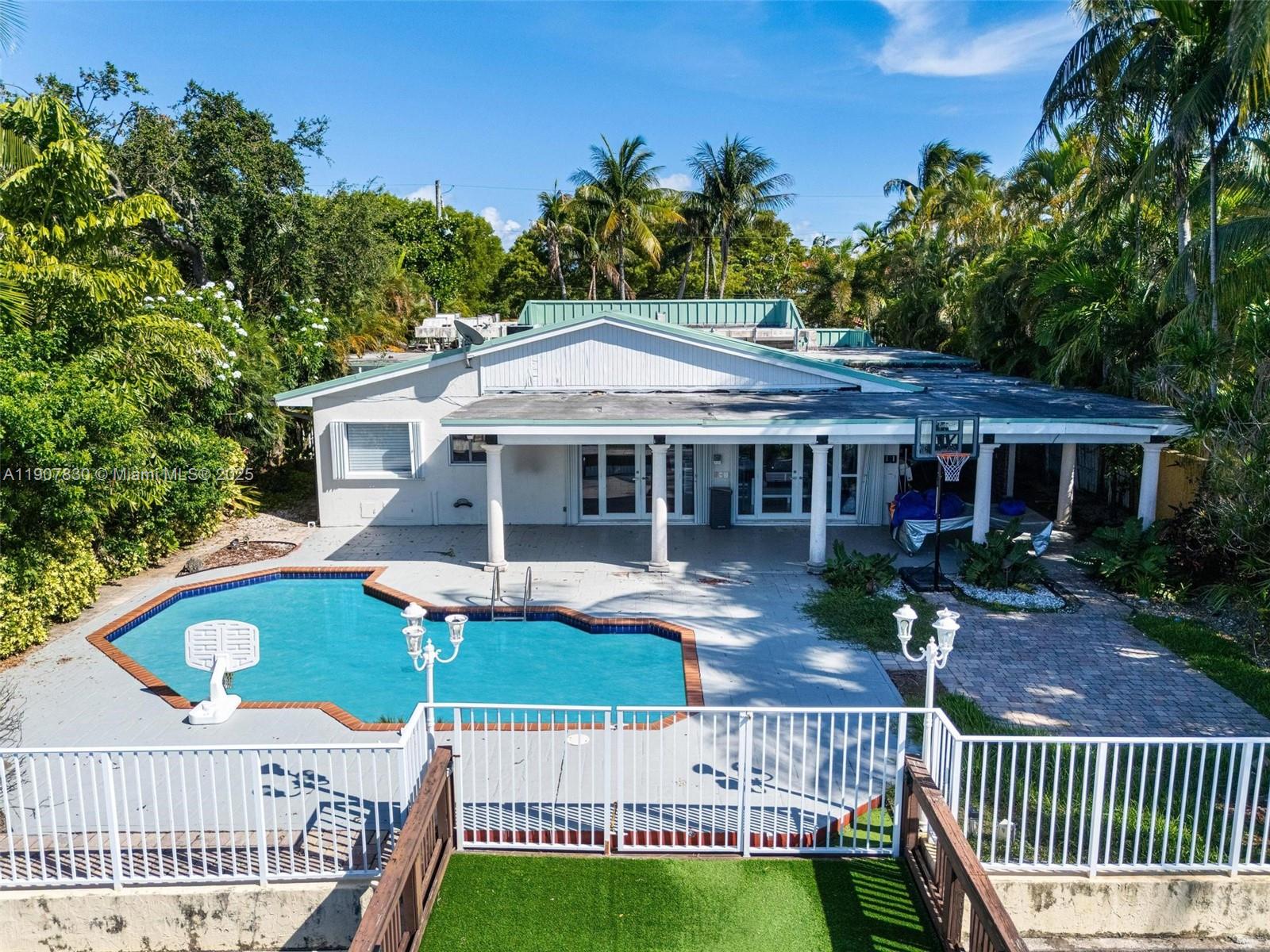 BISCAYNE POINT - Residential Lease