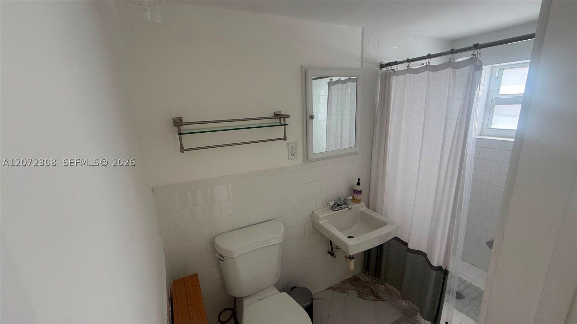 52 NE 51st St