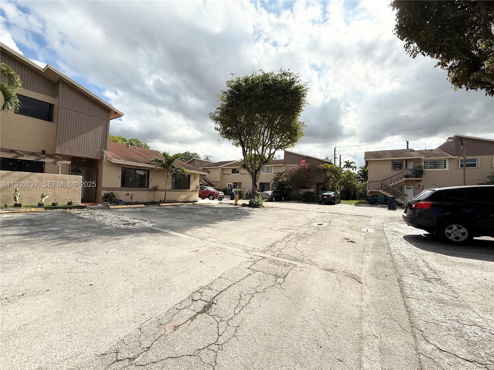 THE PARK TOWNHOMES CONDO - Residential Lease