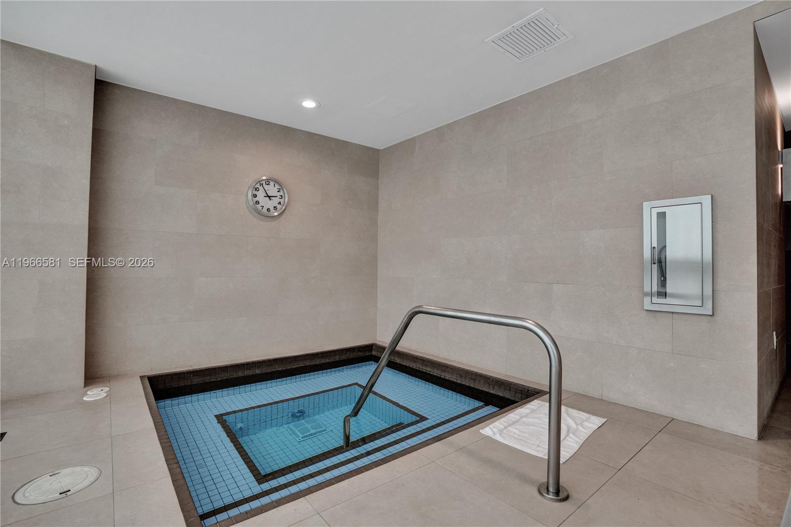 900 BISCAYNE BAY CONDO - Residential