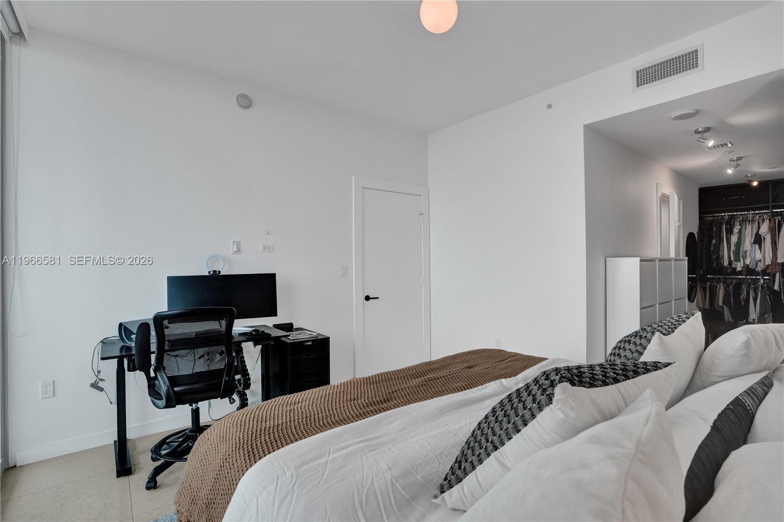 900 BISCAYNE BAY CONDO - Residential