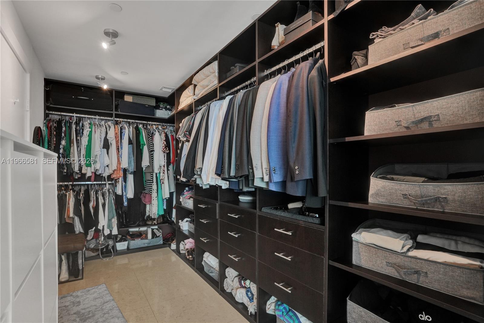 900 Biscayne Blvd 2907