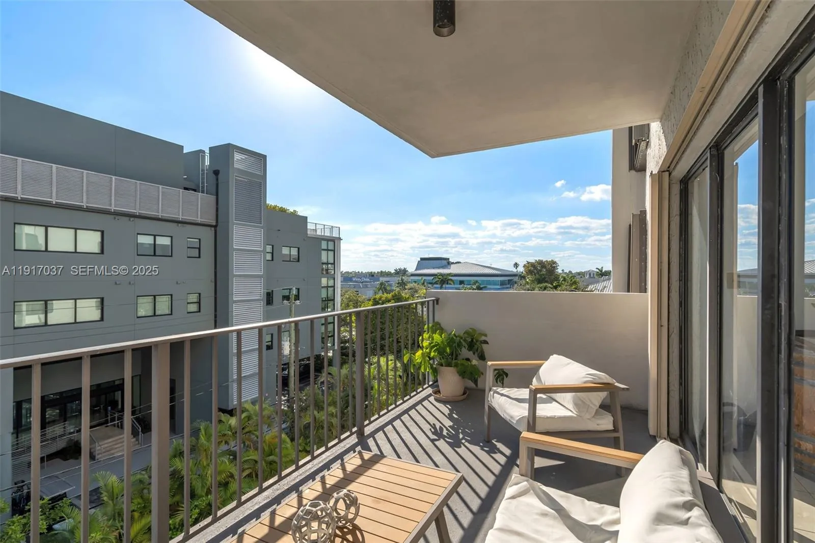 Key Biscayne, Florida 33149, United States, 2 Bedrooms Bedrooms, ,2 BathroomsBathrooms,Residential,Active,245792