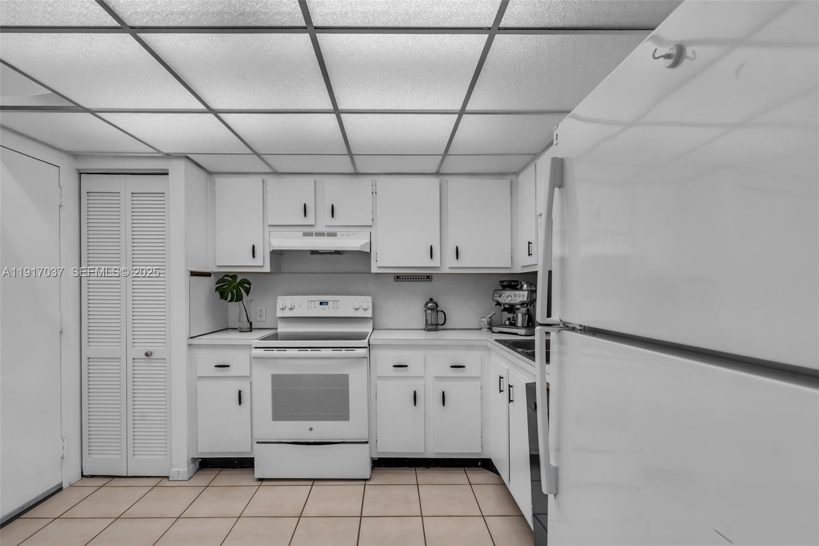 KEY BISC AMBASSADOR CONDO - Residential Lease