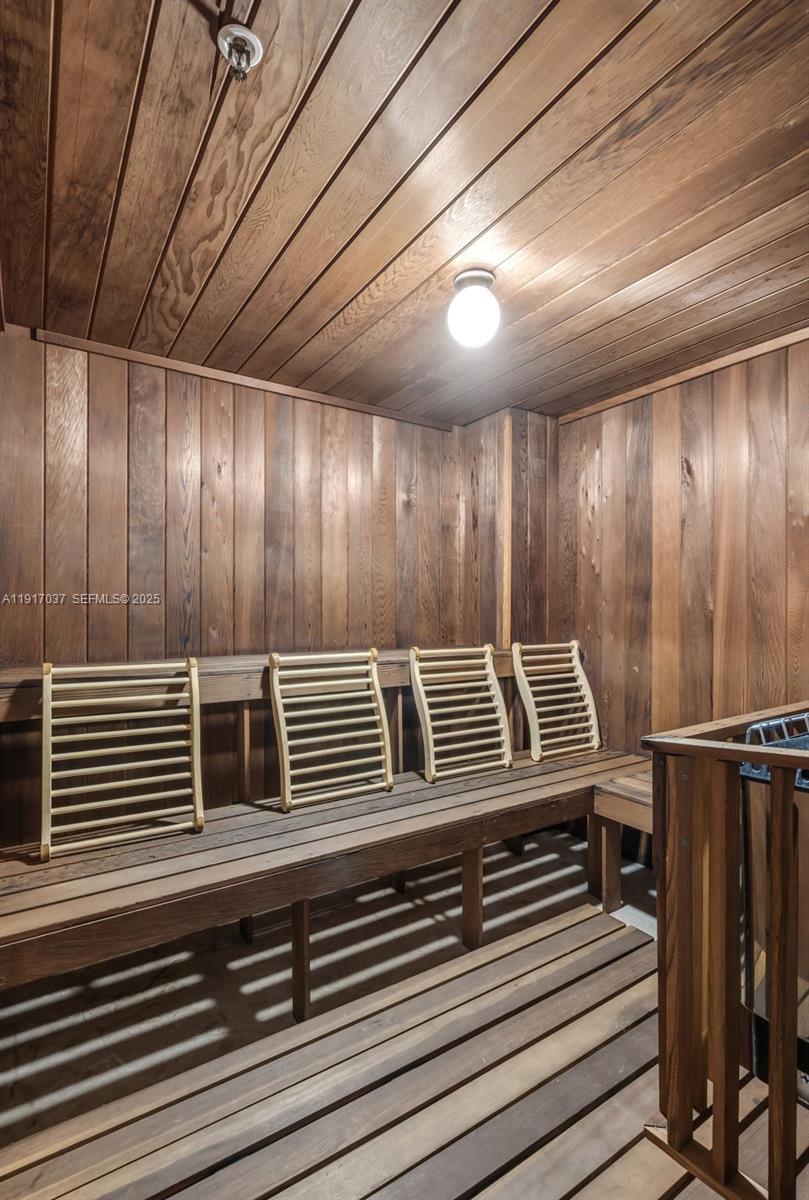 KEY BISC AMBASSADOR CONDO - Residential Lease