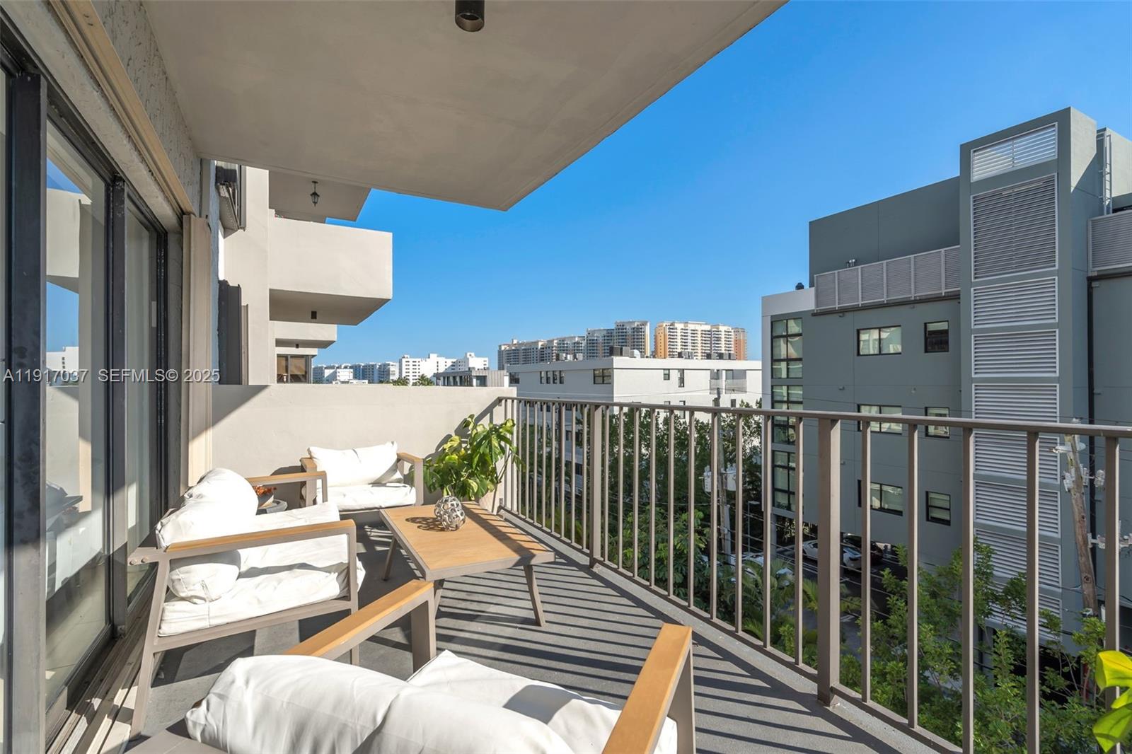 KEY BISC AMBASSADOR CONDO - Residential Lease