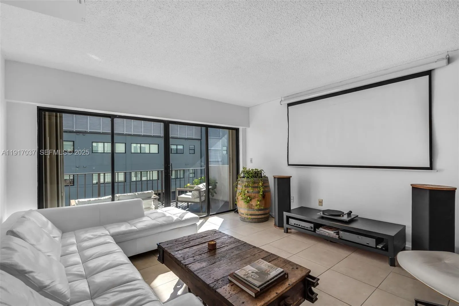 Key Biscayne, Florida 33149, United States, 2 Bedrooms Bedrooms, ,2 BathroomsBathrooms,Residential,Active,245792