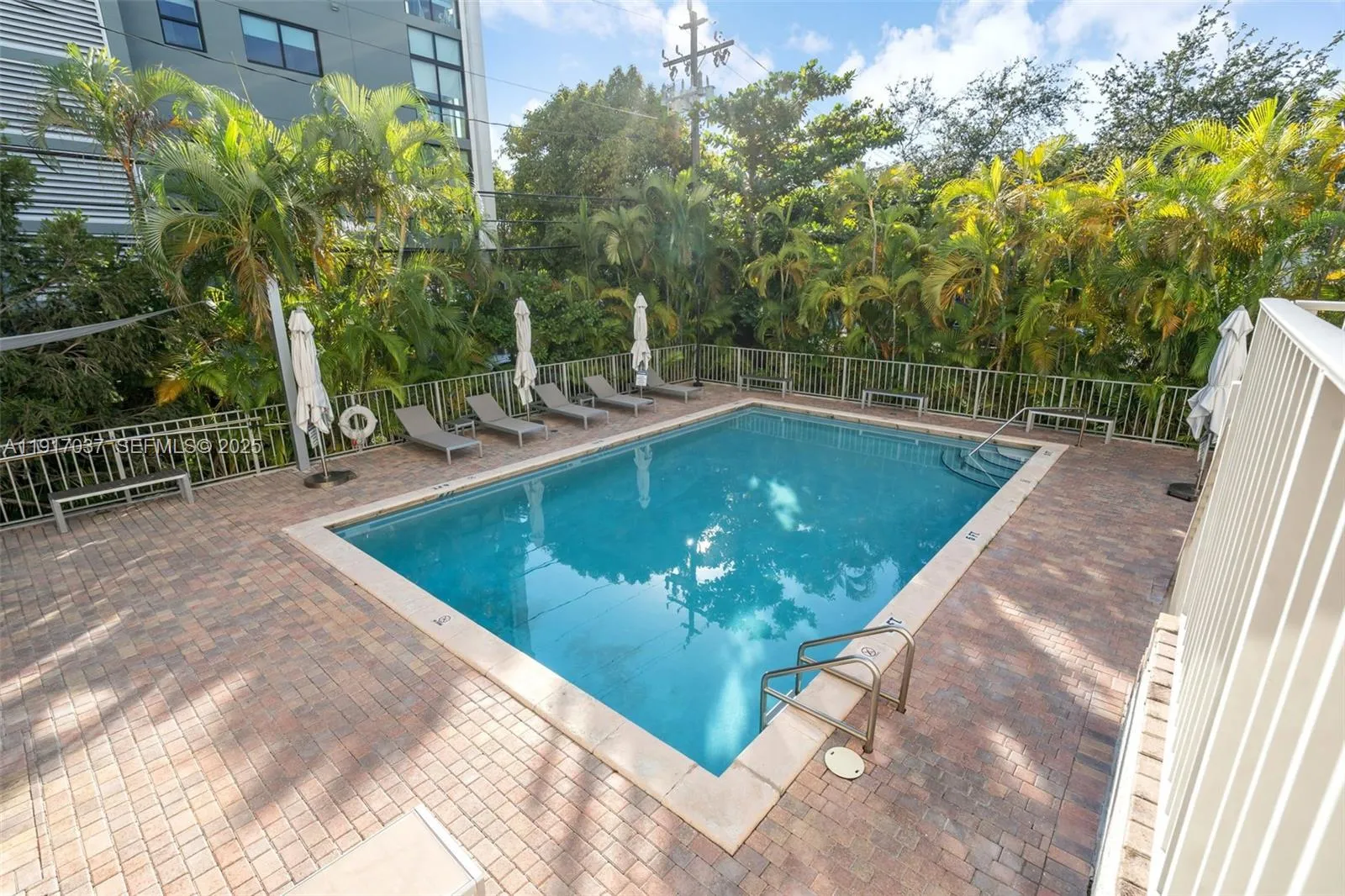 Key Biscayne, Florida 33149, United States, 2 Bedrooms Bedrooms, ,2 BathroomsBathrooms,Residential,Active,245792