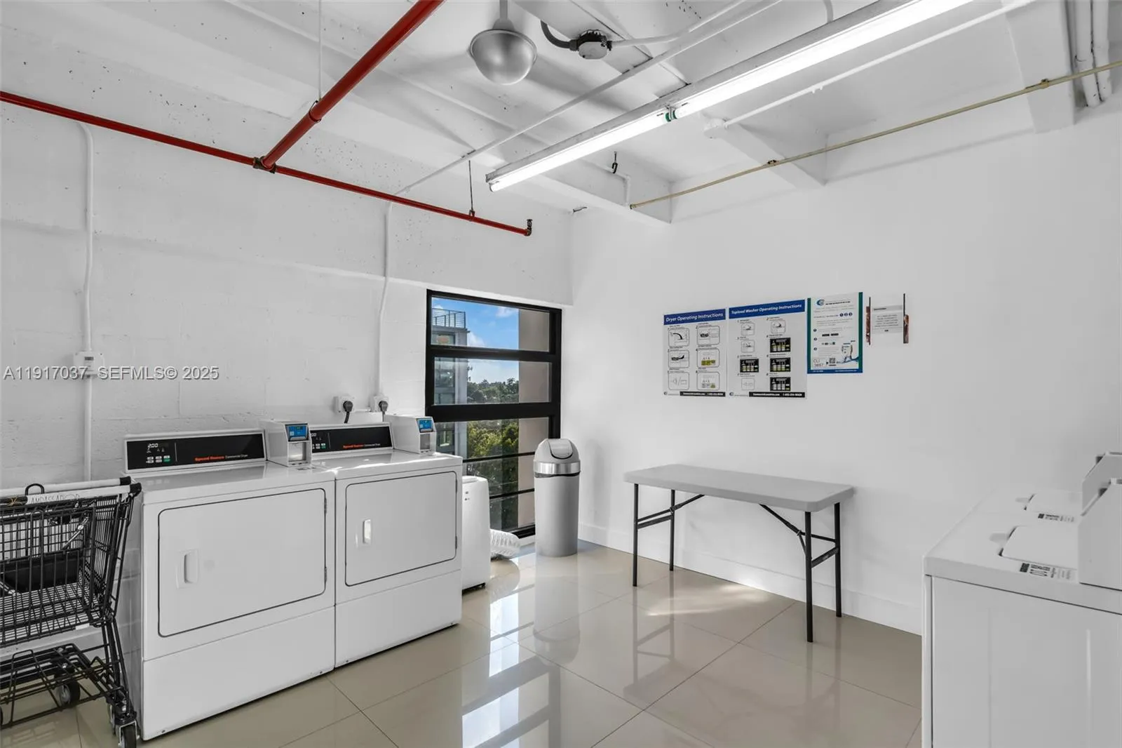 Key Biscayne, Florida 33149, United States, 2 Bedrooms Bedrooms, ,2 BathroomsBathrooms,Residential,Active,245792