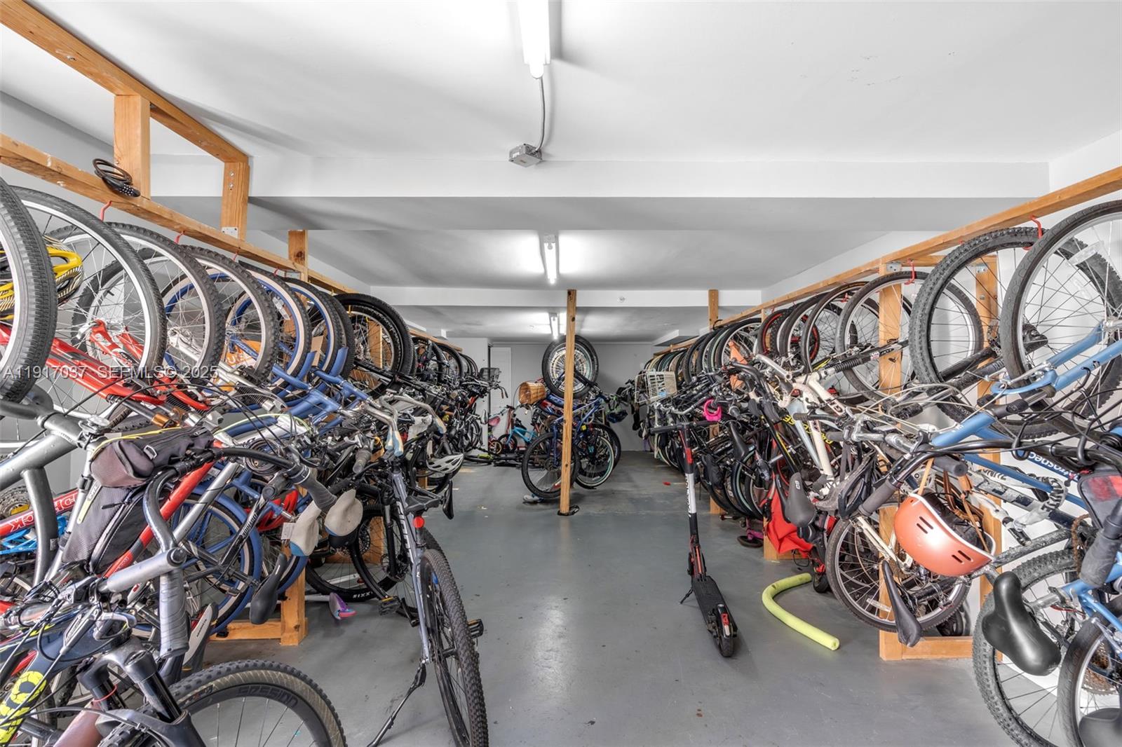 KEY BISC AMBASSADOR CONDO - Residential Lease