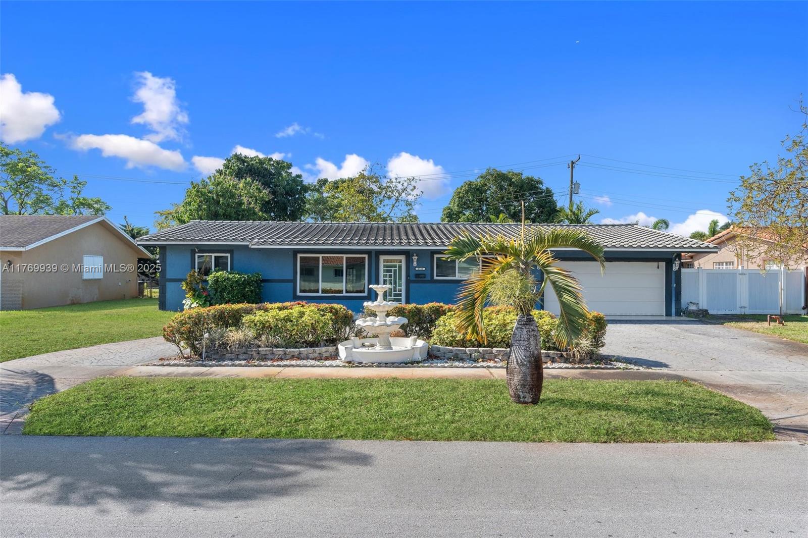 Property for Sale at 4340 Nw 6th St, Plantation, Miami-Dade County, Florida - Bedrooms: 4 
Bathrooms: 2  - $550,000