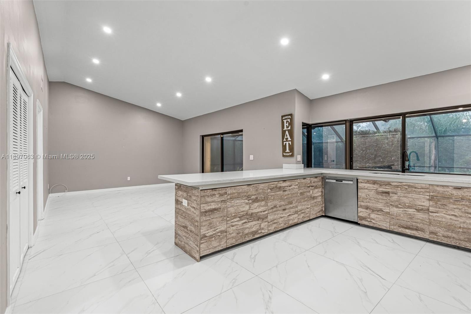 MARTHA BRIGHT FARMS - Residential
