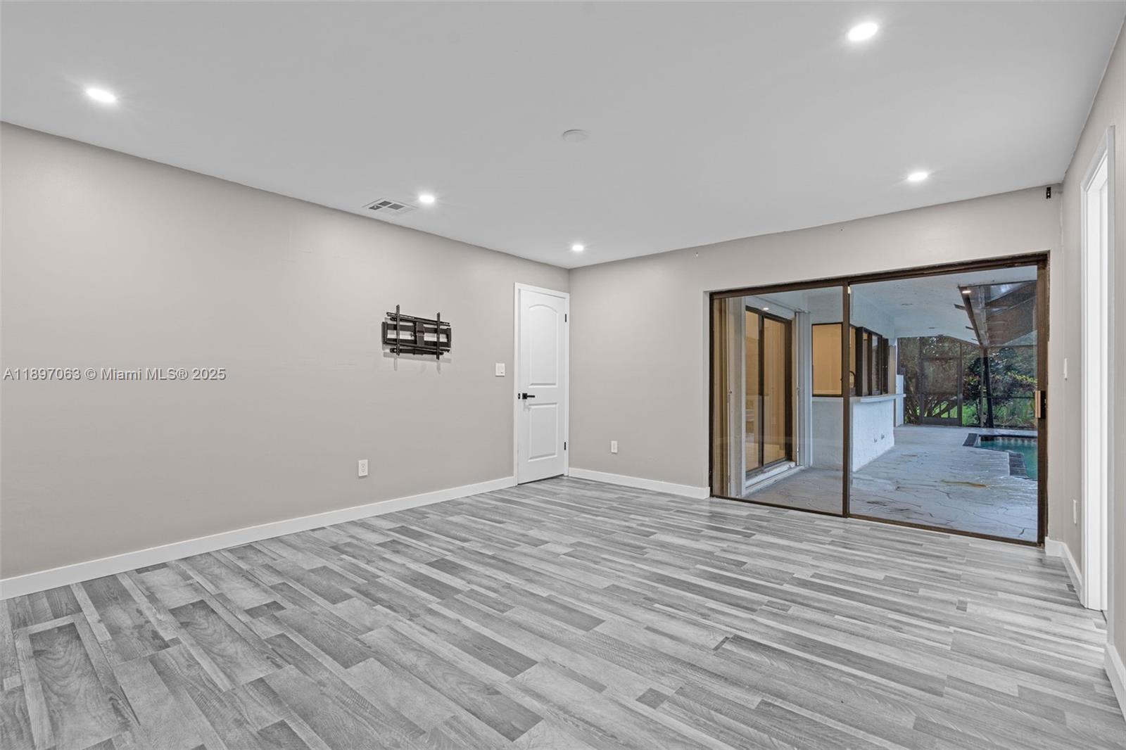 MARTHA BRIGHT FARMS - Residential