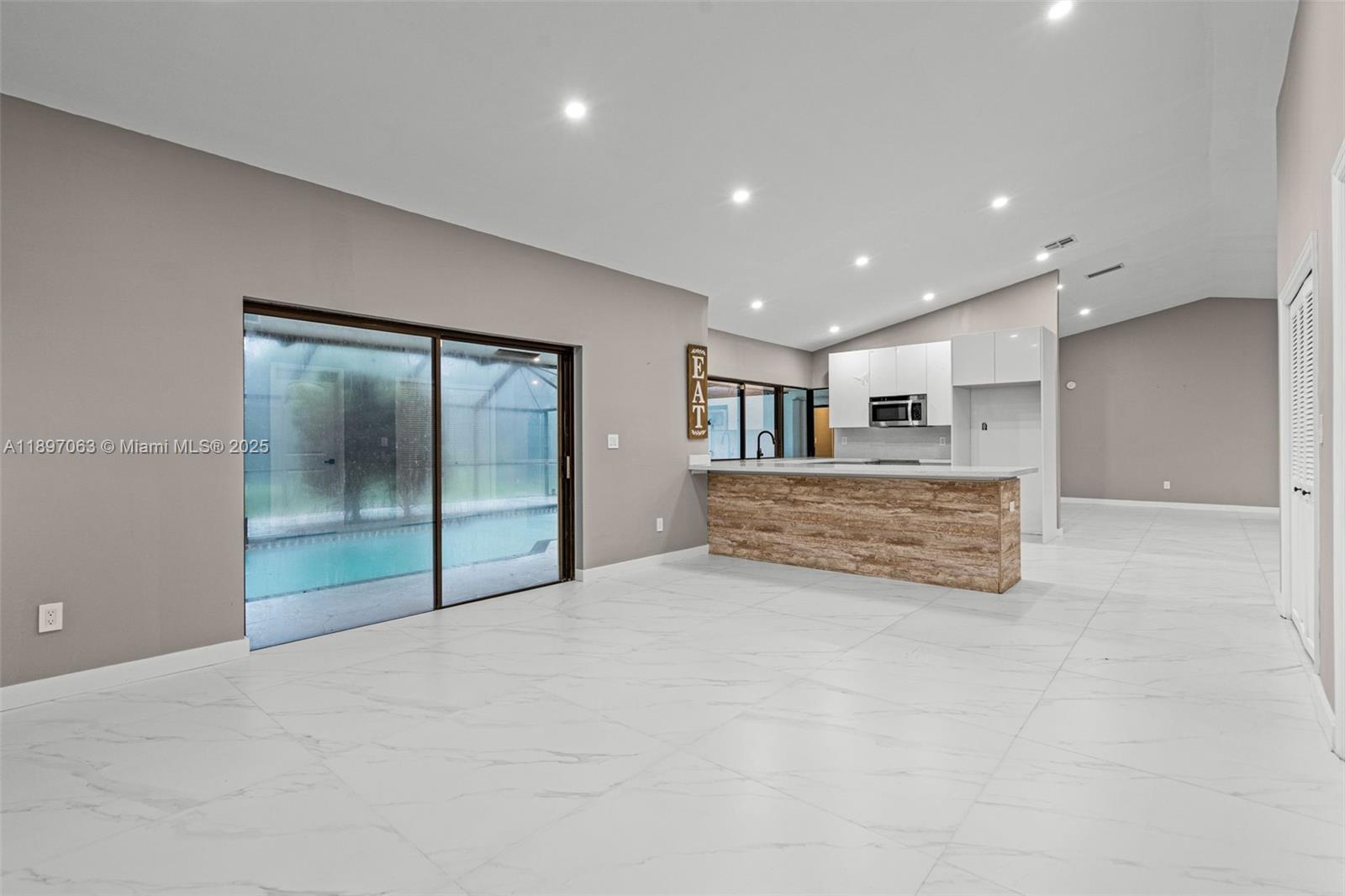 MARTHA BRIGHT FARMS - Residential
