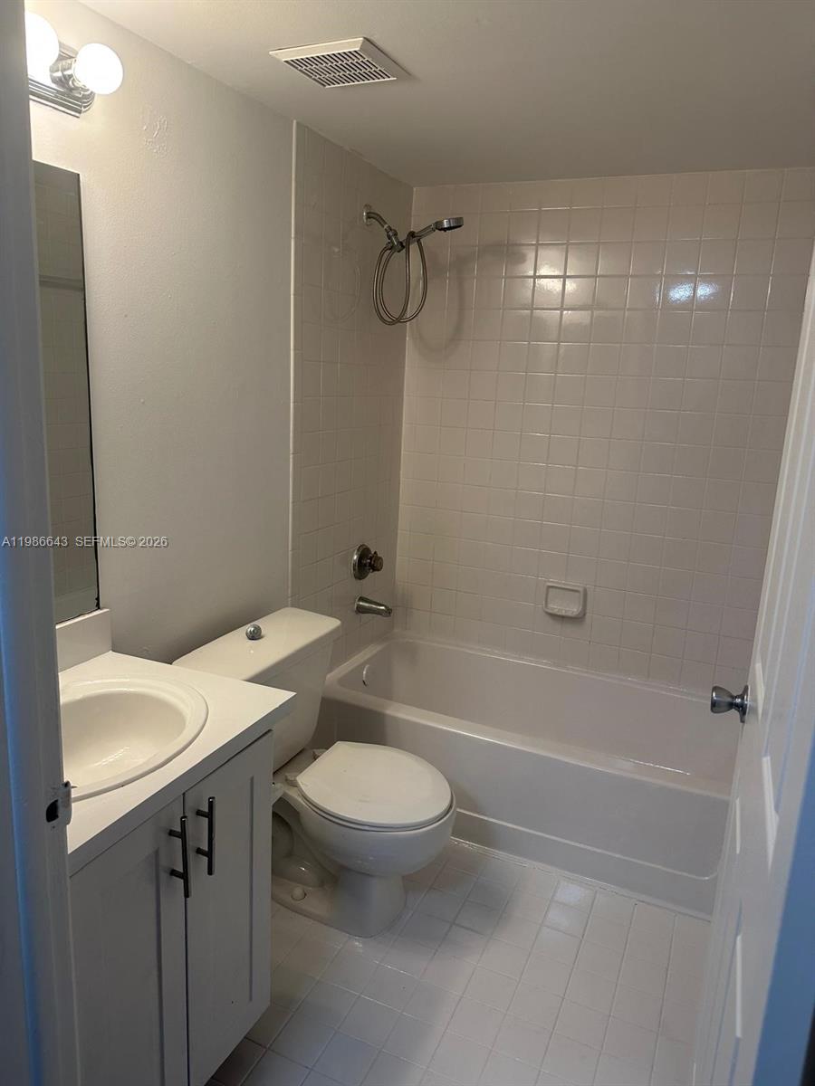 VILLAS DE VENEZIA CONDO - Residential