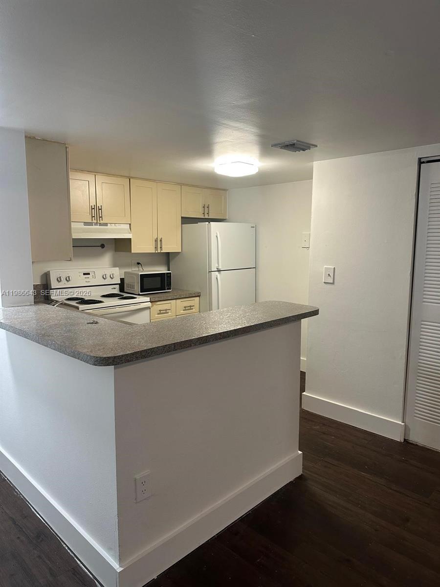 VILLAS DE VENEZIA CONDO - Residential