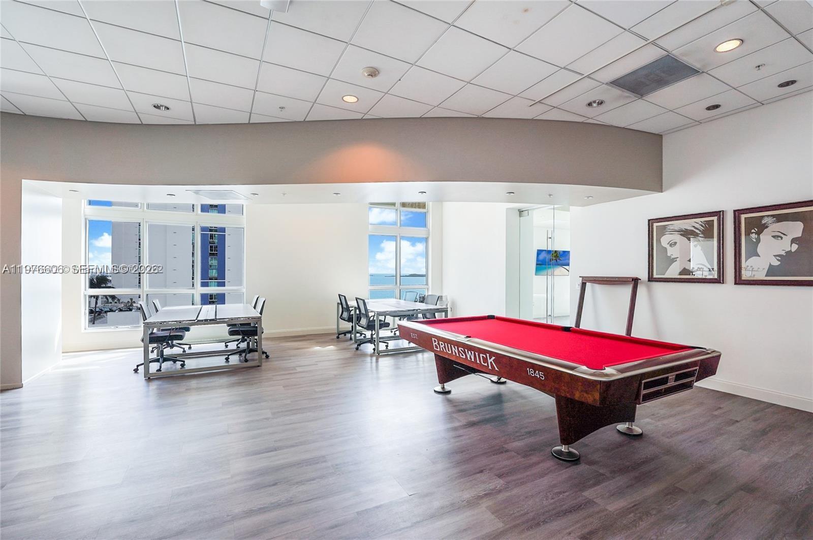 300 S Biscayne Blvd T-1404