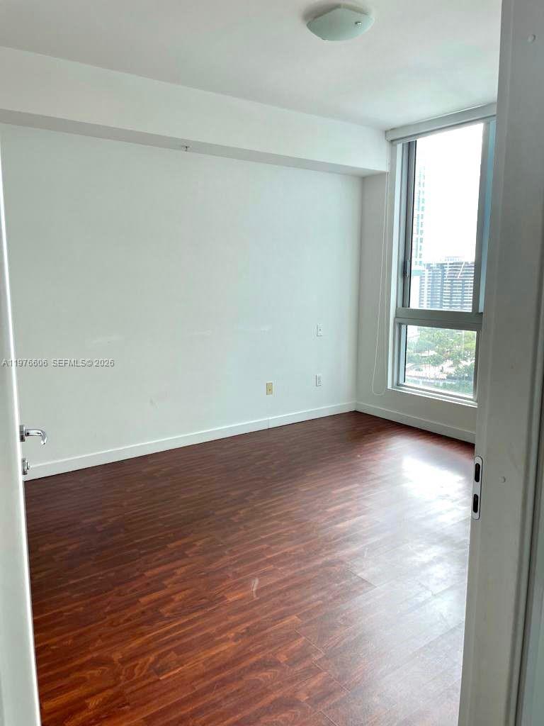 MET 1 CONDO - Residential Lease