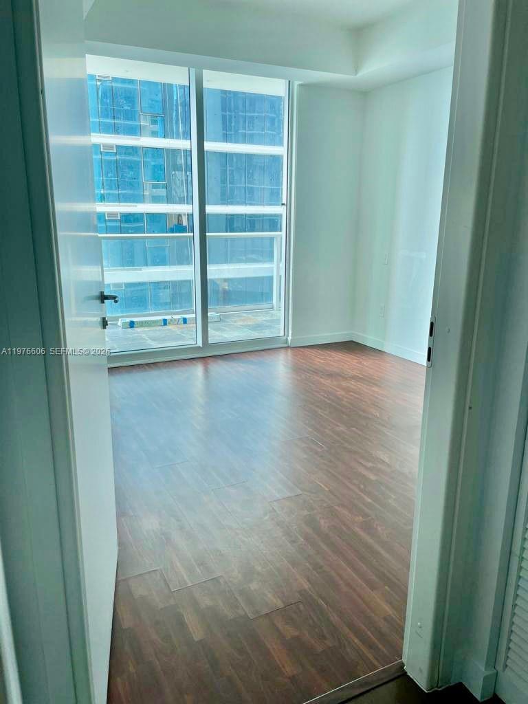 MET 1 CONDO - Residential Lease