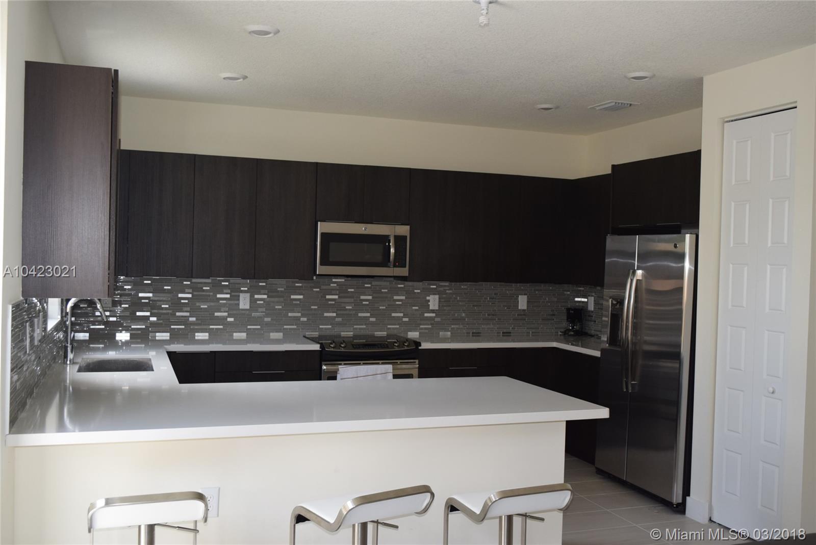 GRAND BAY SOUTH TOWNHOMES - Residential Lease