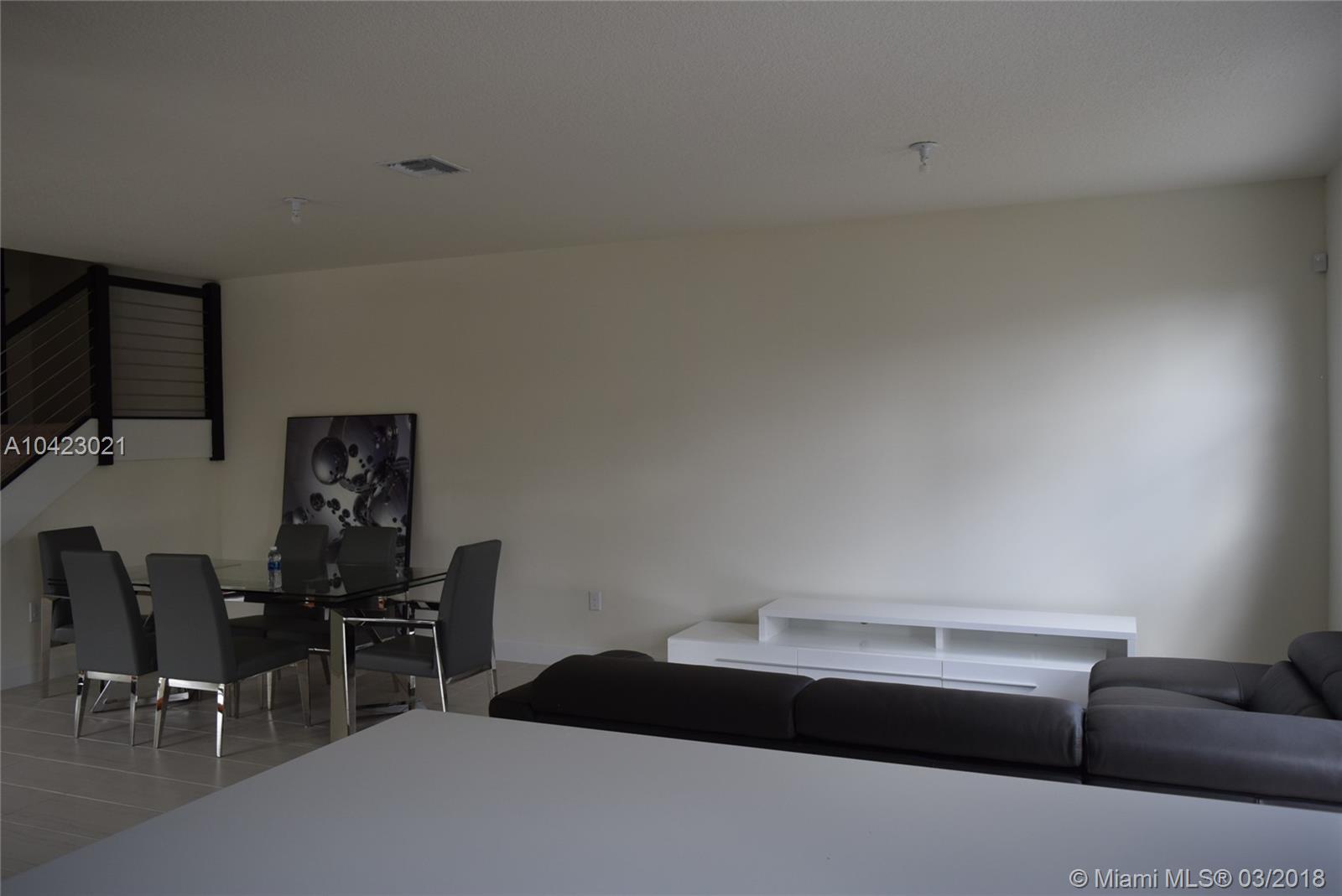 GRAND BAY SOUTH TOWNHOMES - Residential Lease