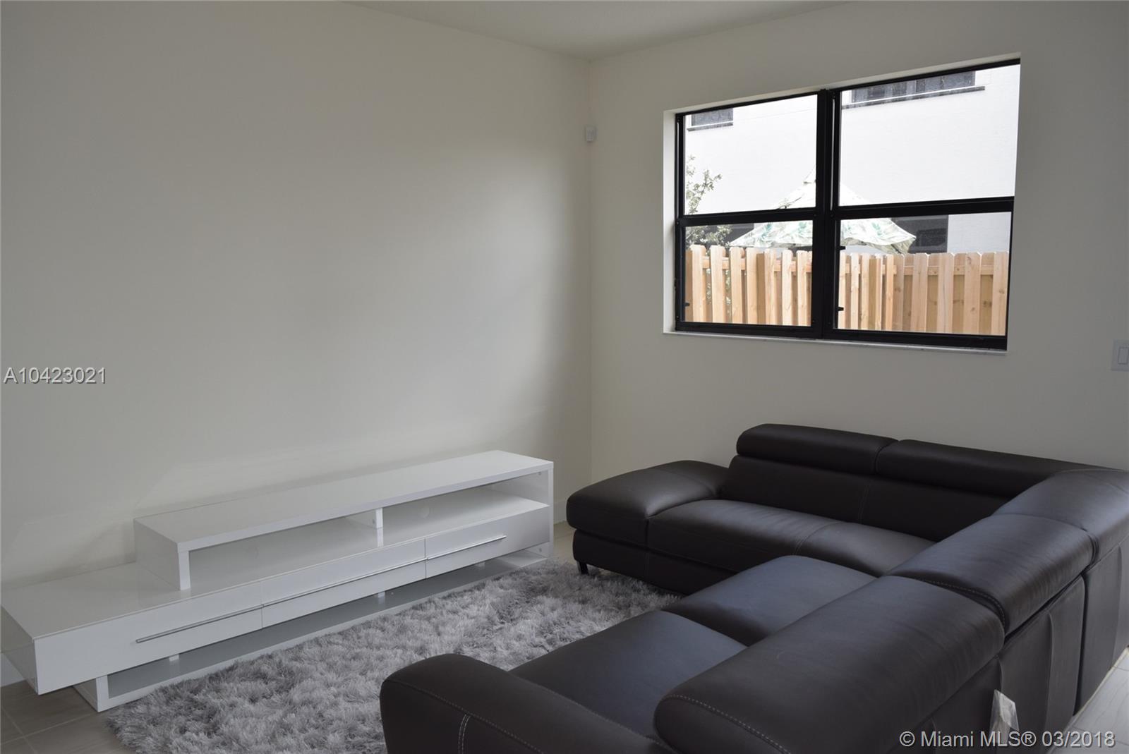 GRAND BAY SOUTH TOWNHOMES - Residential Lease