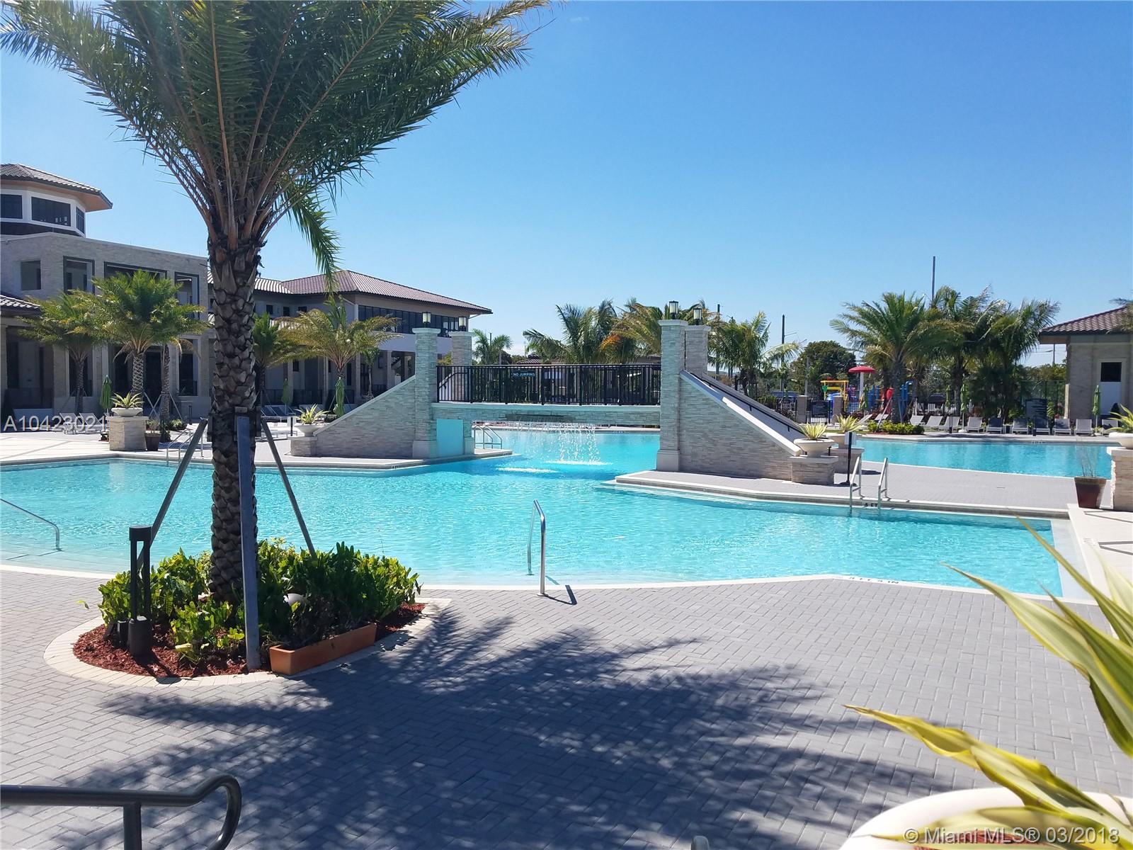 GRAND BAY SOUTH TOWNHOMES - Residential Lease