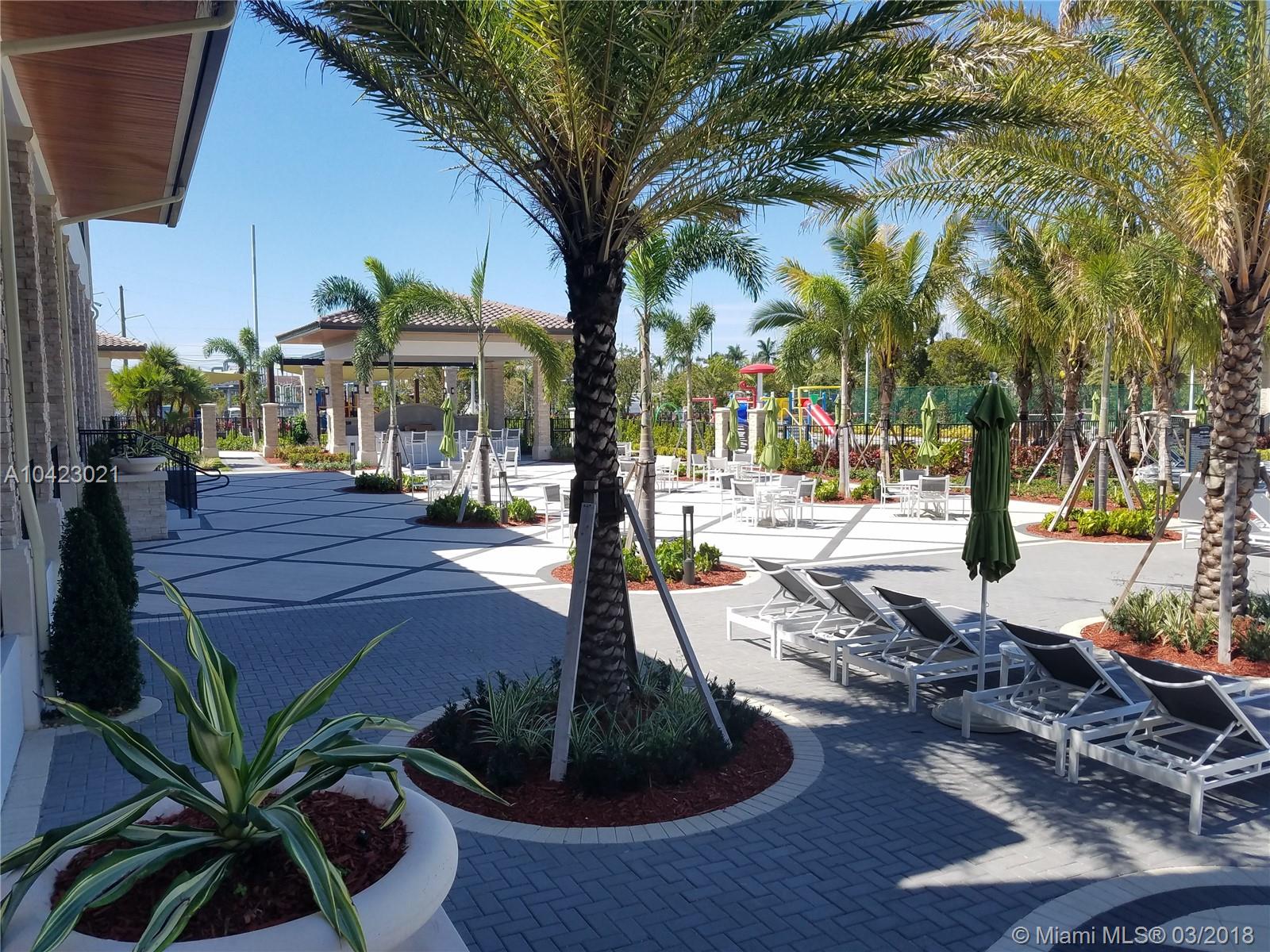 GRAND BAY SOUTH TOWNHOMES - Residential Lease