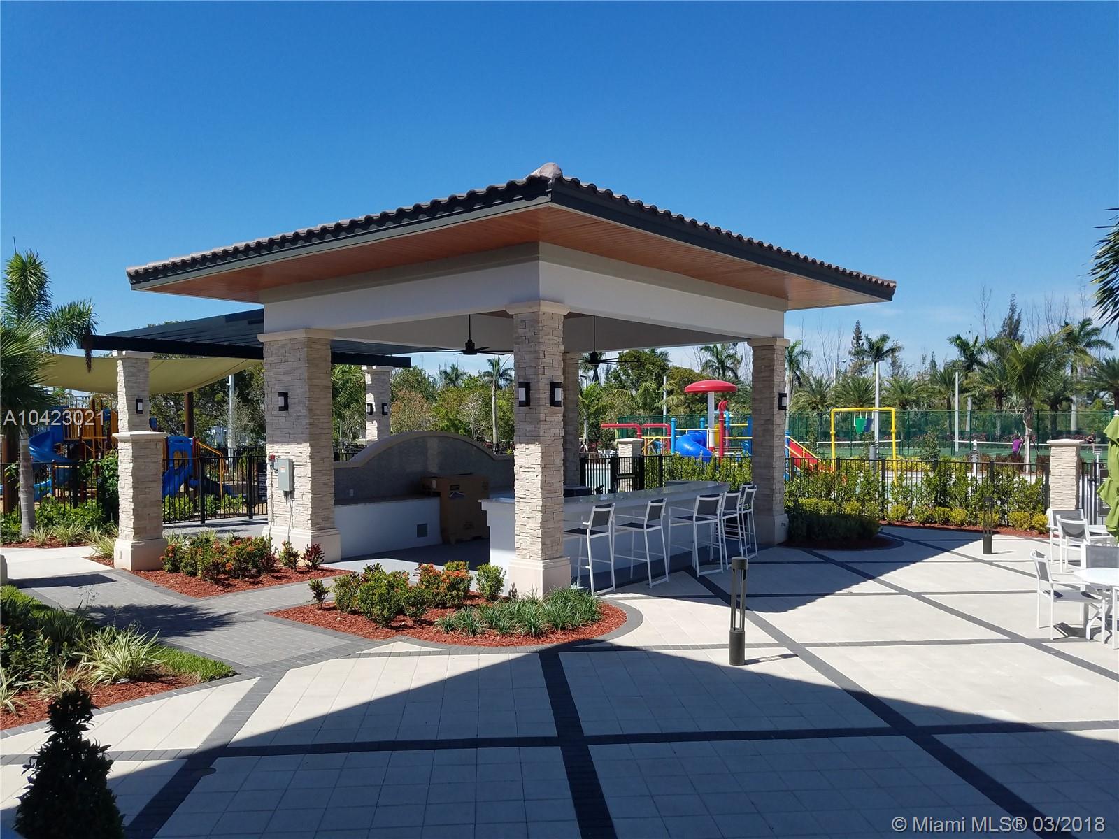 GRAND BAY SOUTH TOWNHOMES - Residential Lease