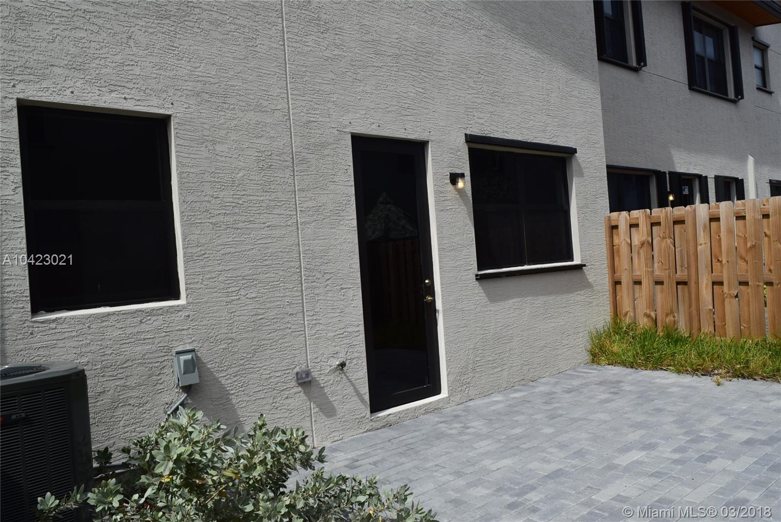 GRAND BAY SOUTH TOWNHOMES - Residential Lease