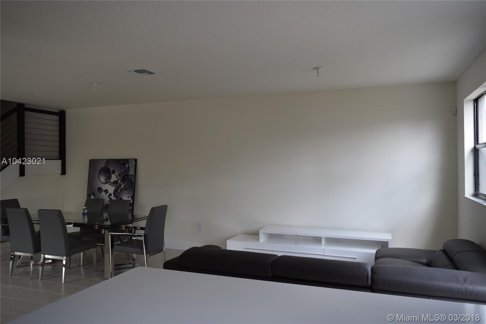 GRAND BAY SOUTH TOWNHOMES - Residential Lease