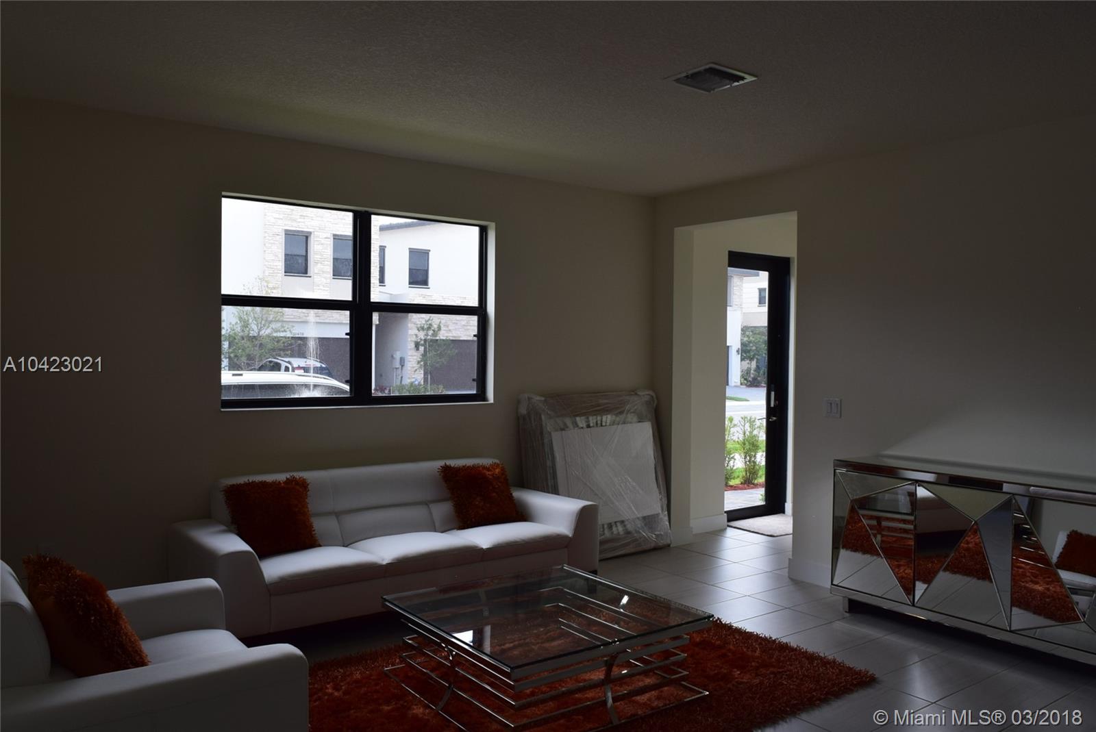 GRAND BAY SOUTH TOWNHOMES - Residential Lease