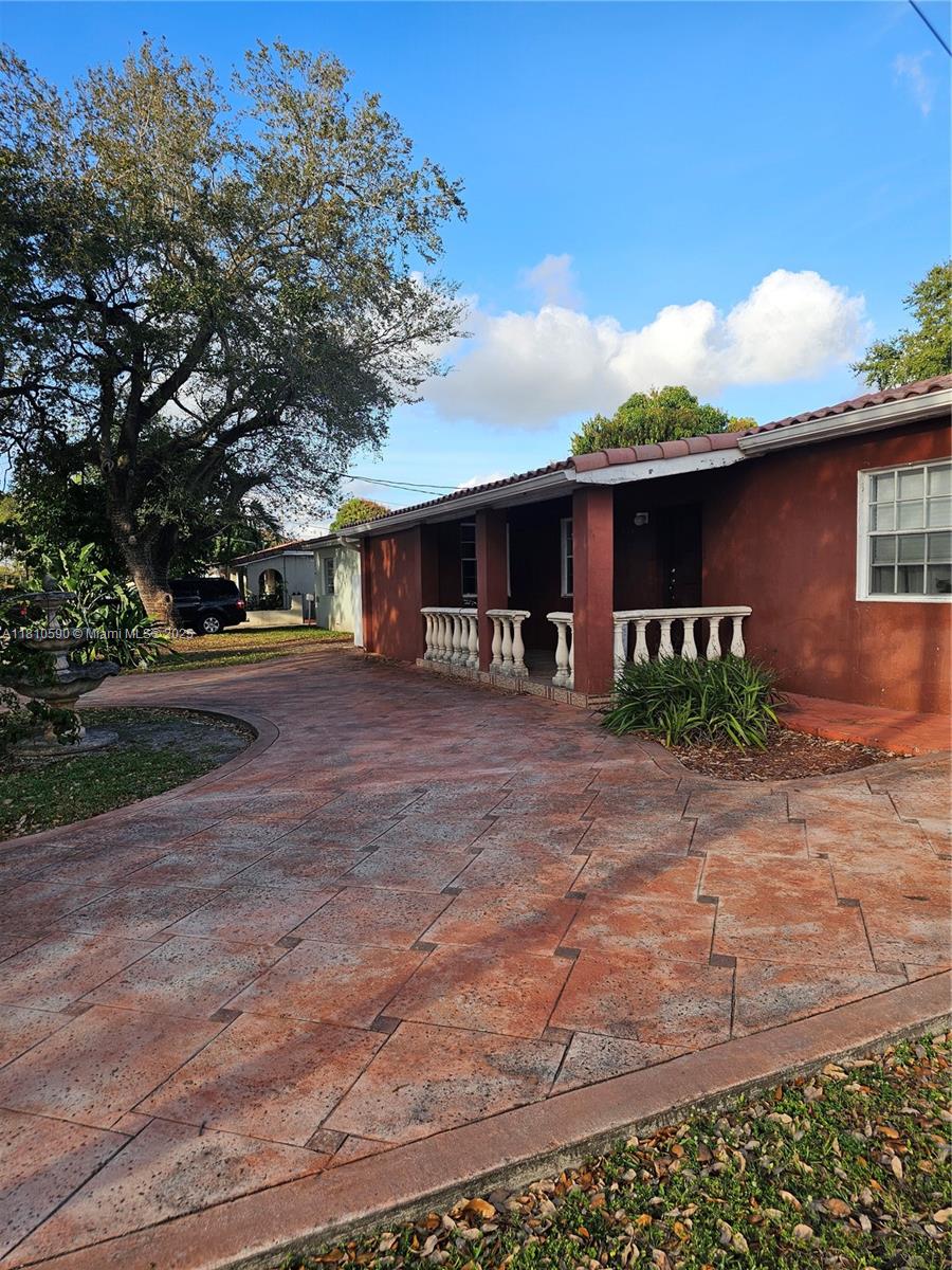 651 Sw 66th Ave 1, Miami, Broward County, Florida - 3 Bedrooms  
1 Bathrooms - 