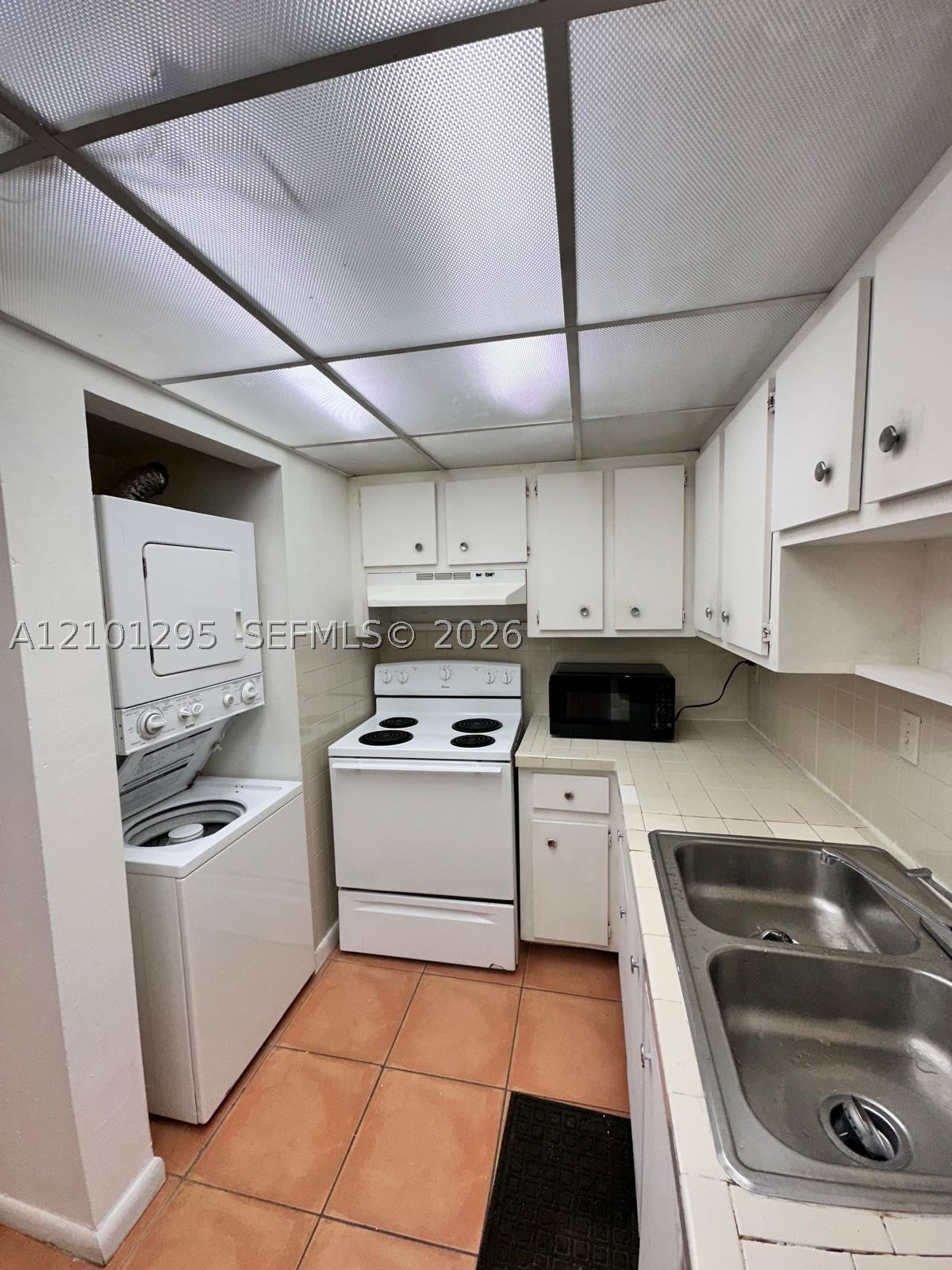 10000 NW 80 Ct 2537