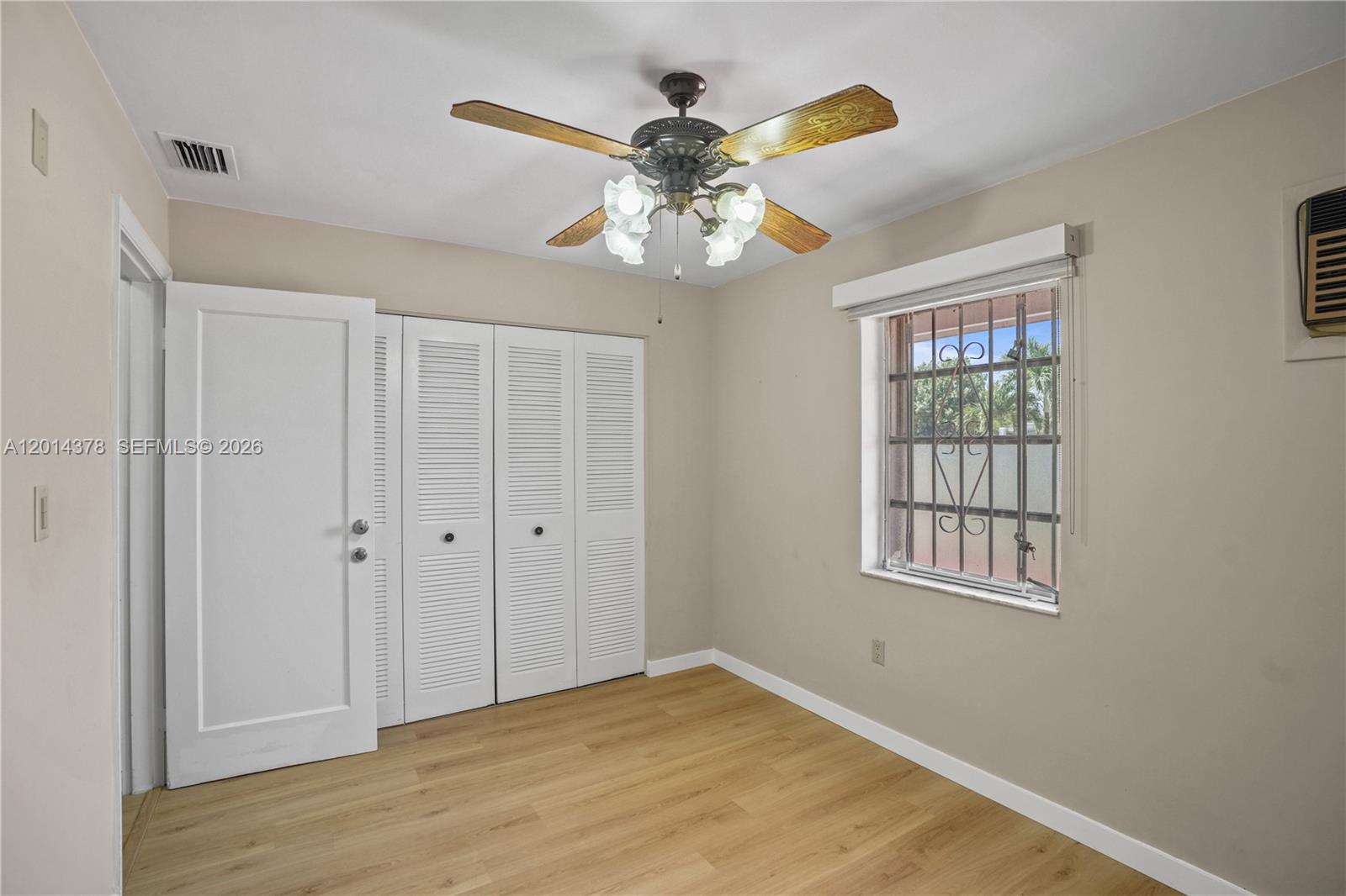 TROPICAL ESTATES - Residential