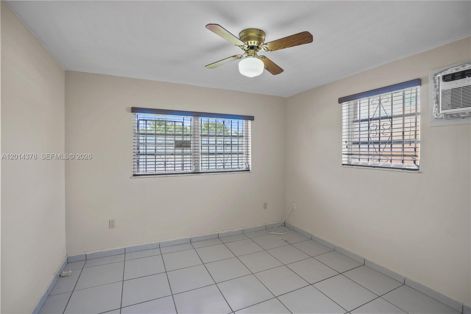 TROPICAL ESTATES - Residential
