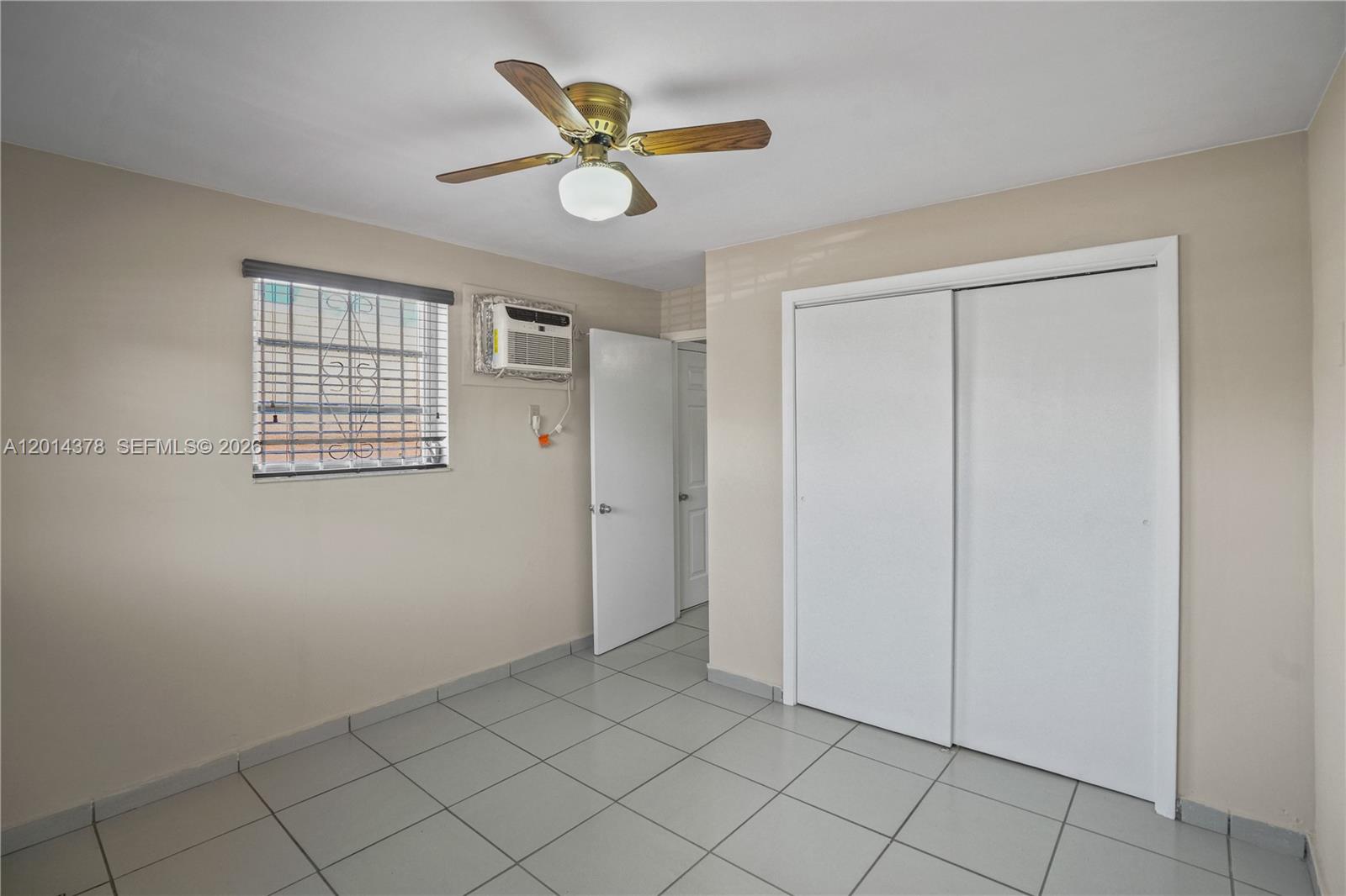 TROPICAL ESTATES - Residential