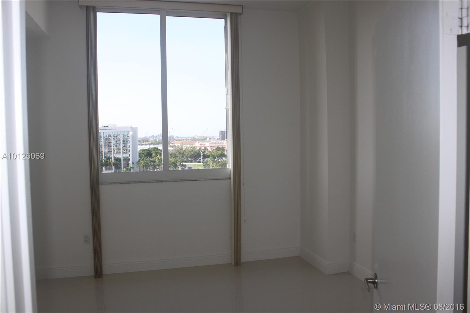 Venture At Aventura East - Residential Lease