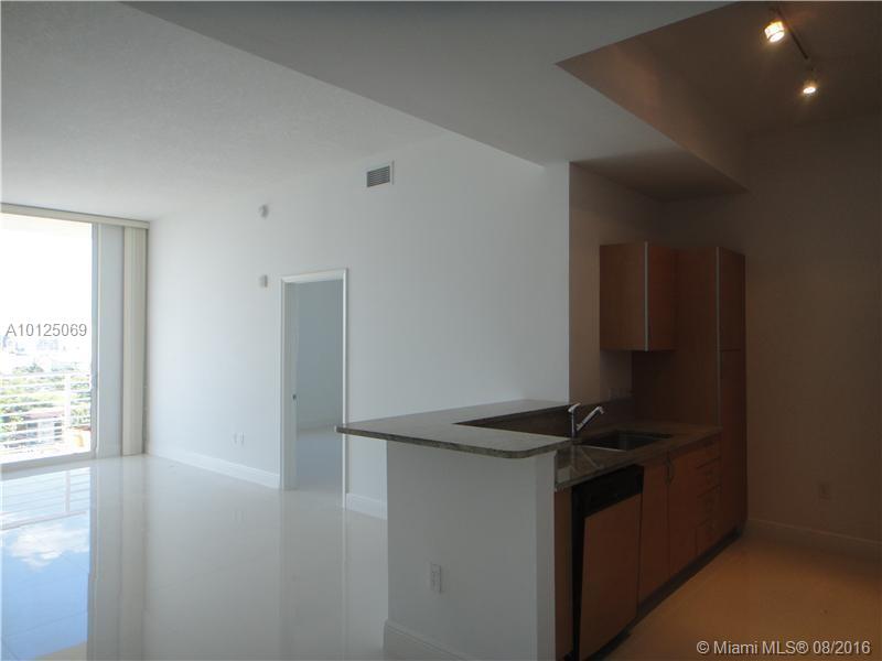 Venture At Aventura East - Residential Lease