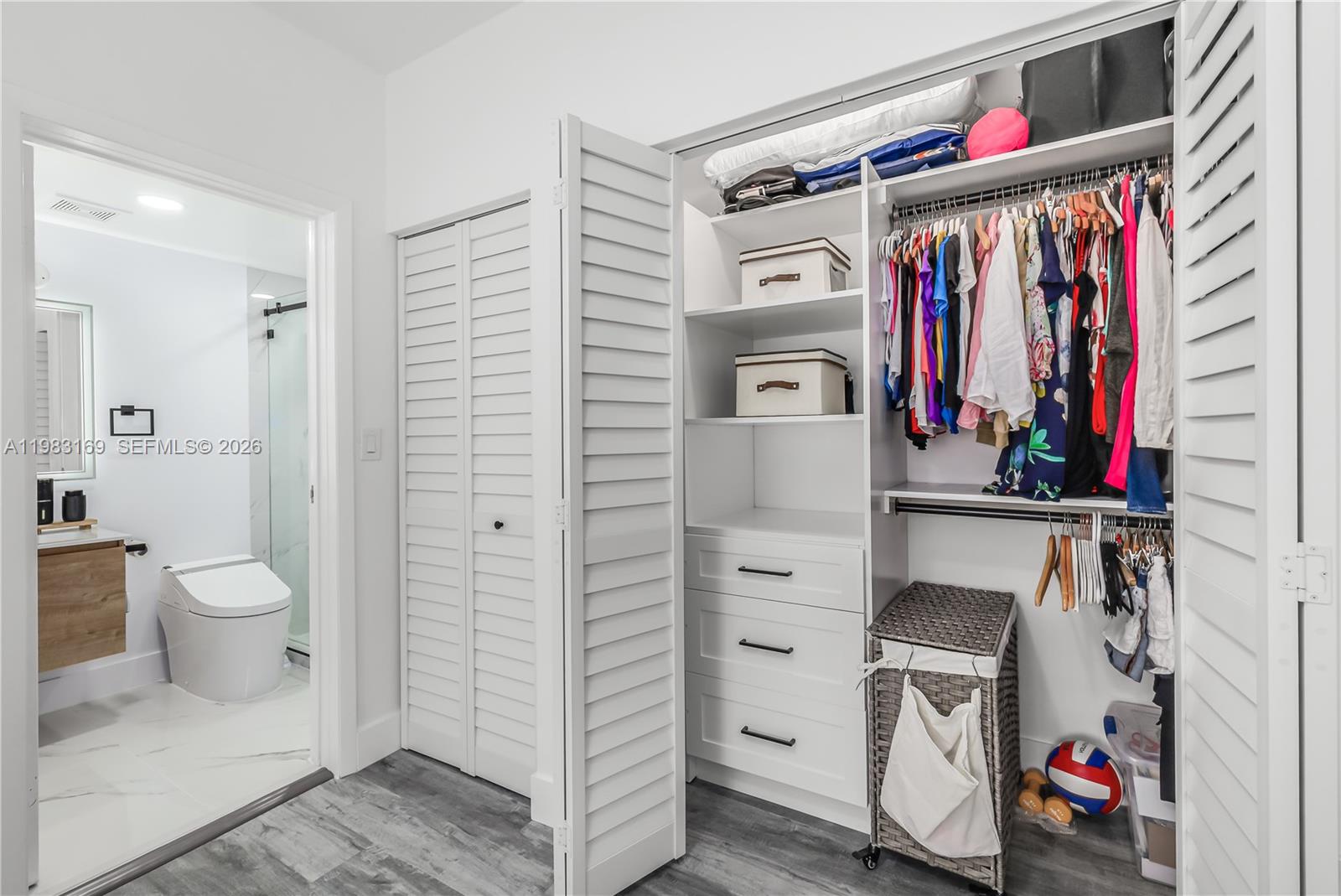 SOUTH MOON CONDO - Residential