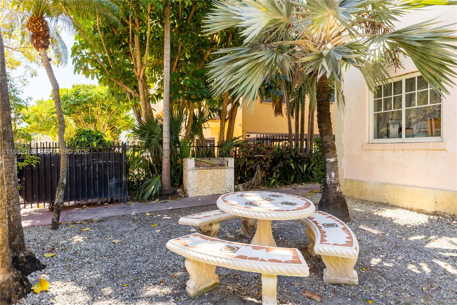 SOUTH MOON CONDO - Residential