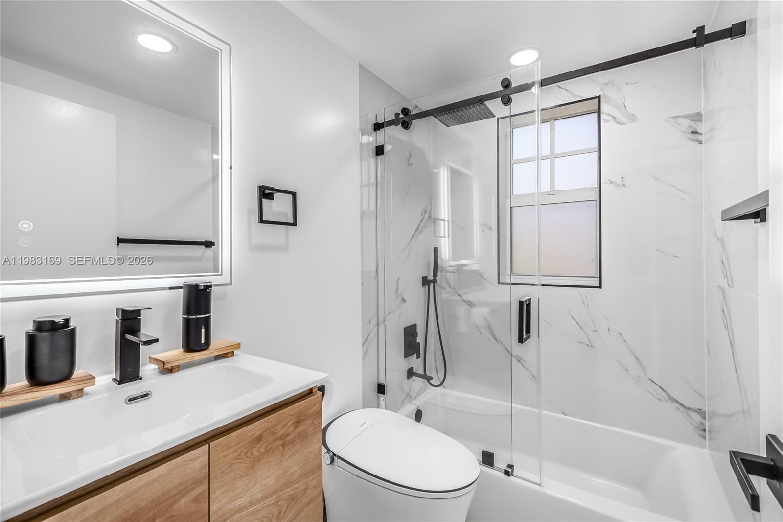 SOUTH MOON CONDO - Residential